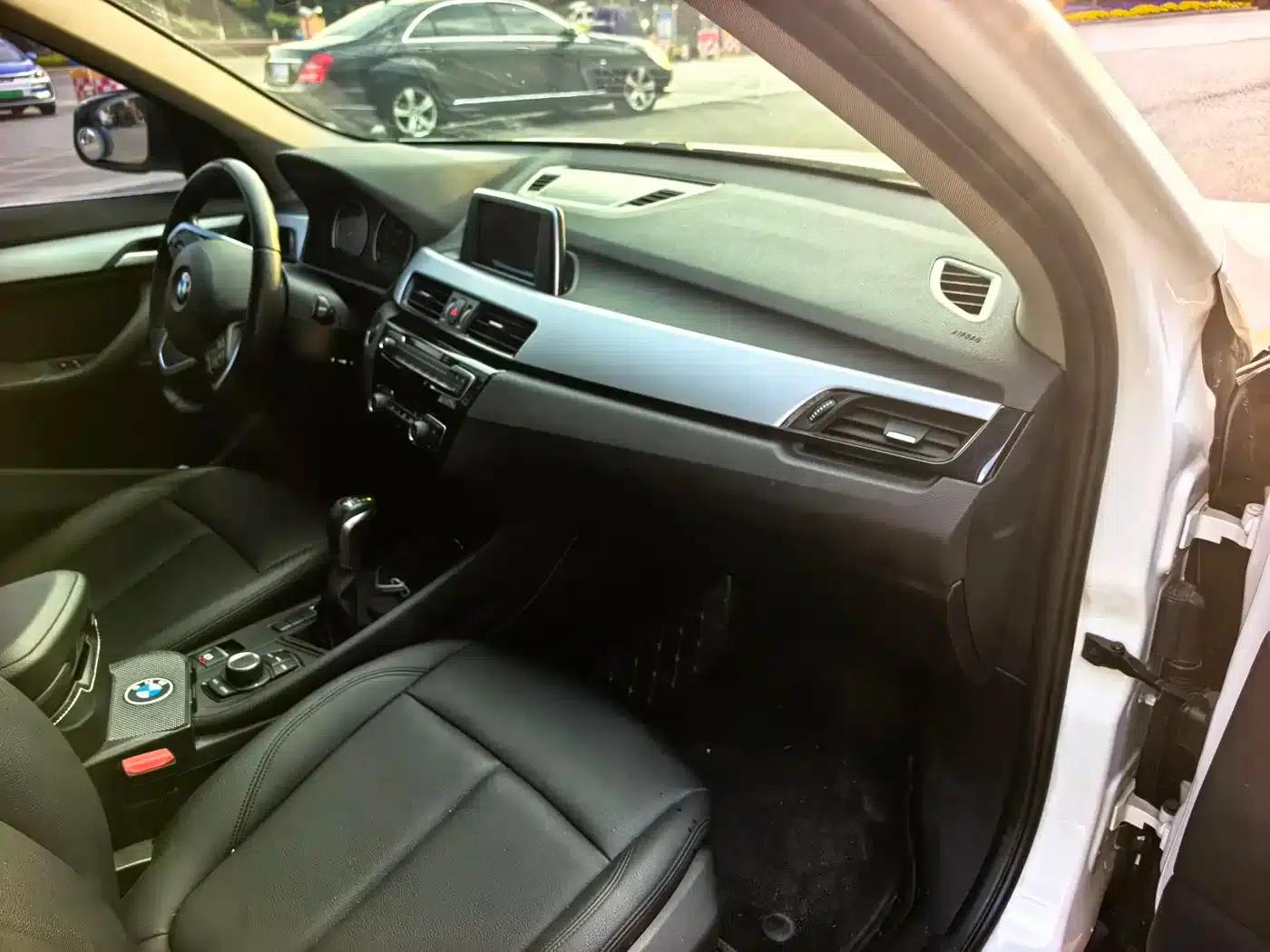 BMW X1 2018 sDrive20Li Leading Edition — миниатюра 15