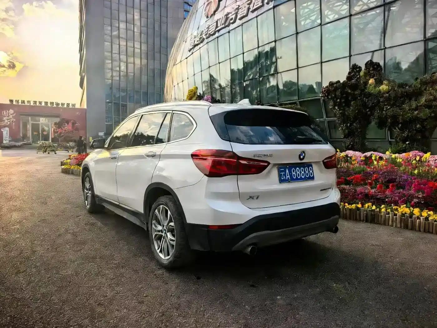 BMW X1 2018 sDrive20Li Leading Edition — миниатюра 16