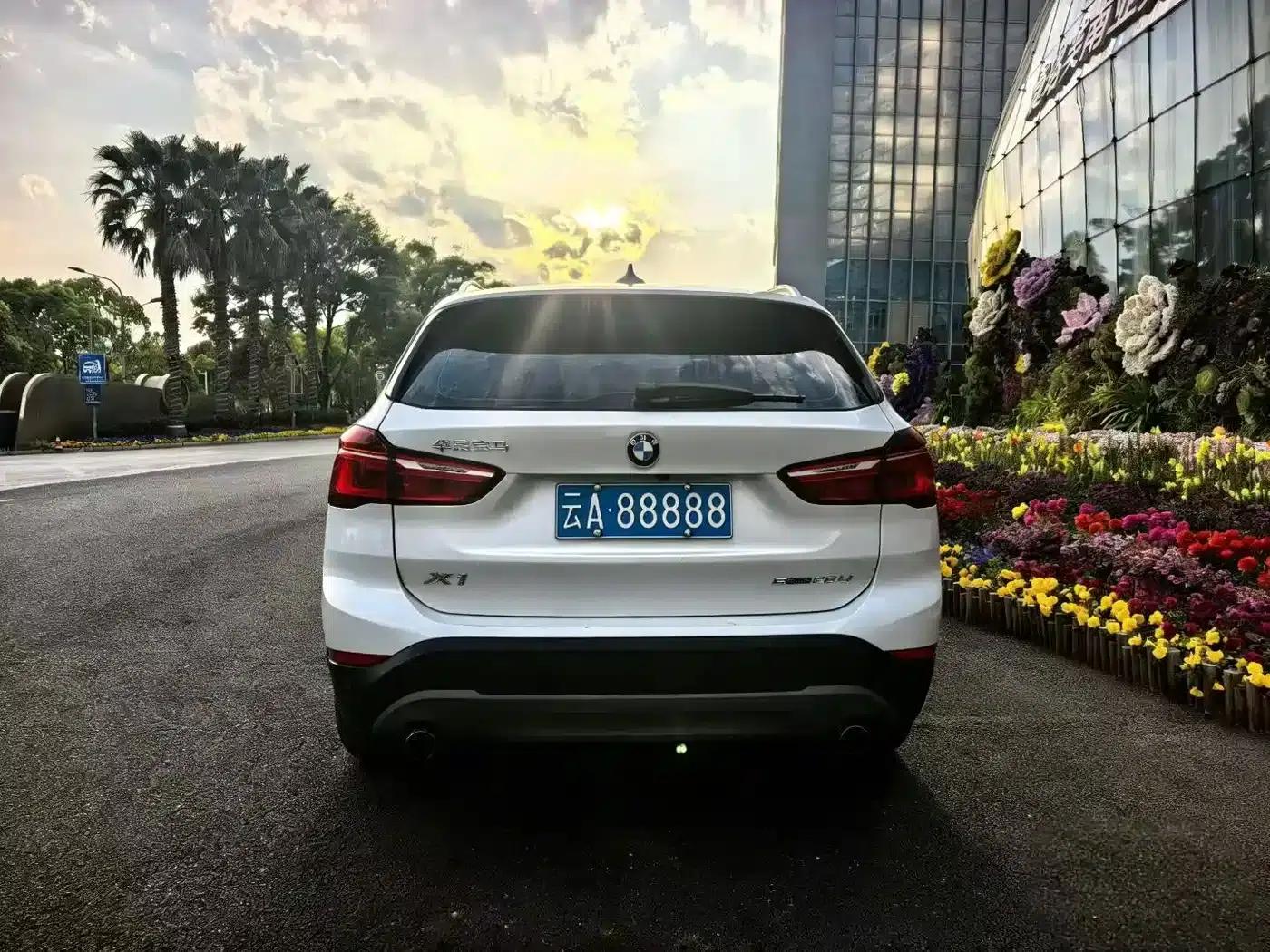 BMW X1 2018 sDrive20Li Leading Edition — миниатюра 17