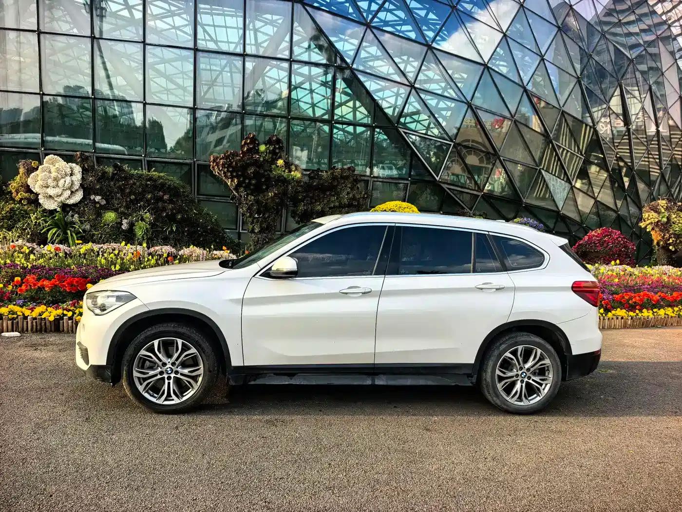 BMW X1 2018 sDrive20Li Leading Edition — миниатюра 3
