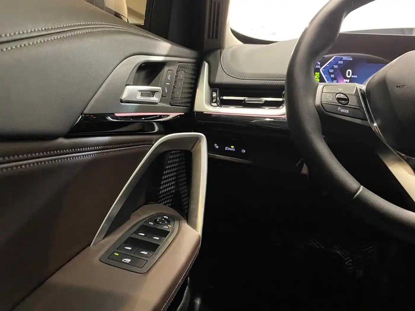 2023 BMW X1 sDrive20Li X Design Package — миниатюра 11
