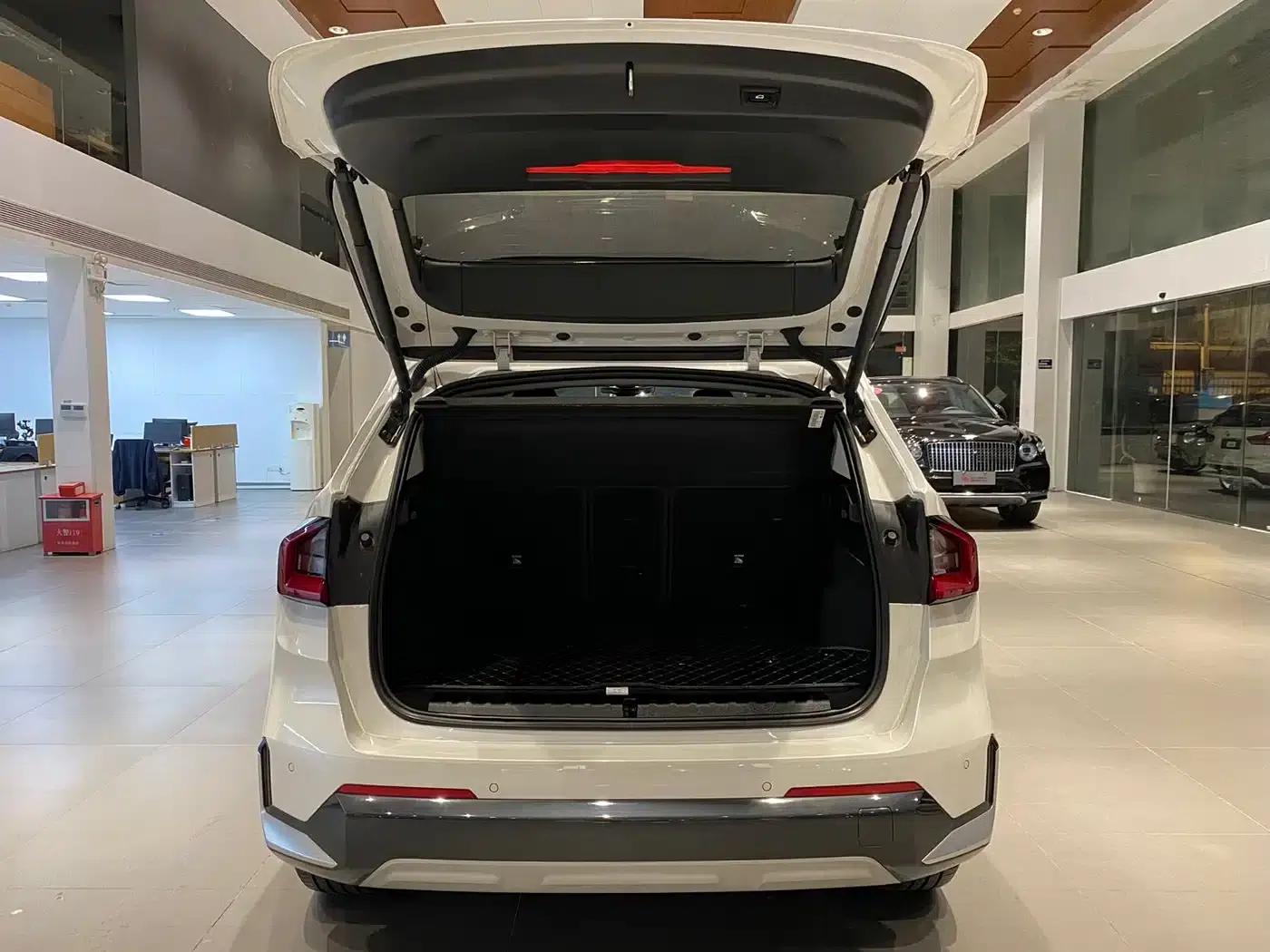 2023 BMW X1 sDrive20Li X Design Package — миниатюра 19