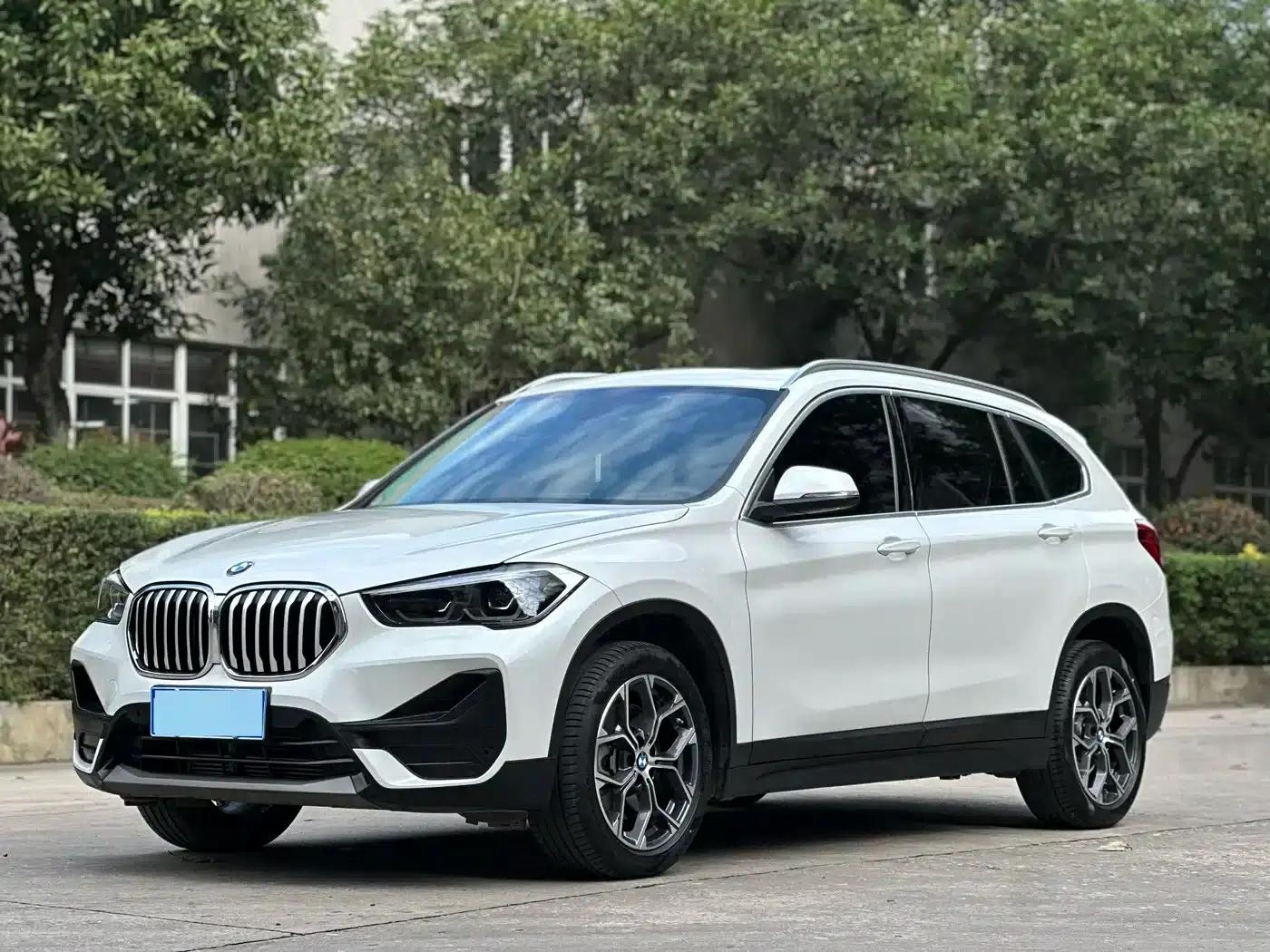 BMW X1 2022 sDrive25Li Leading Edition — миниатюра 1