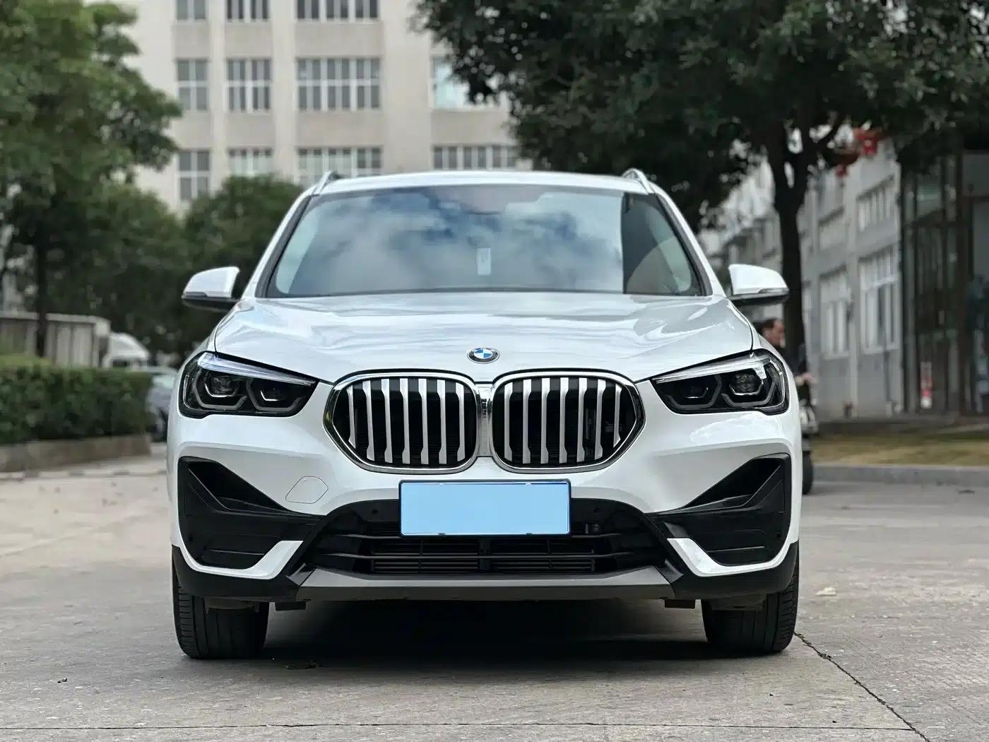 BMW X1 2022 sDrive25Li Leading Edition — миниатюра 2