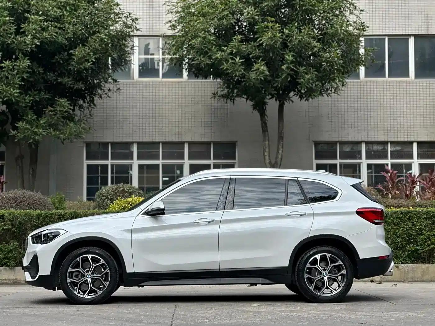 BMW X1 2022 sDrive25Li Leading Edition — миниатюра 3