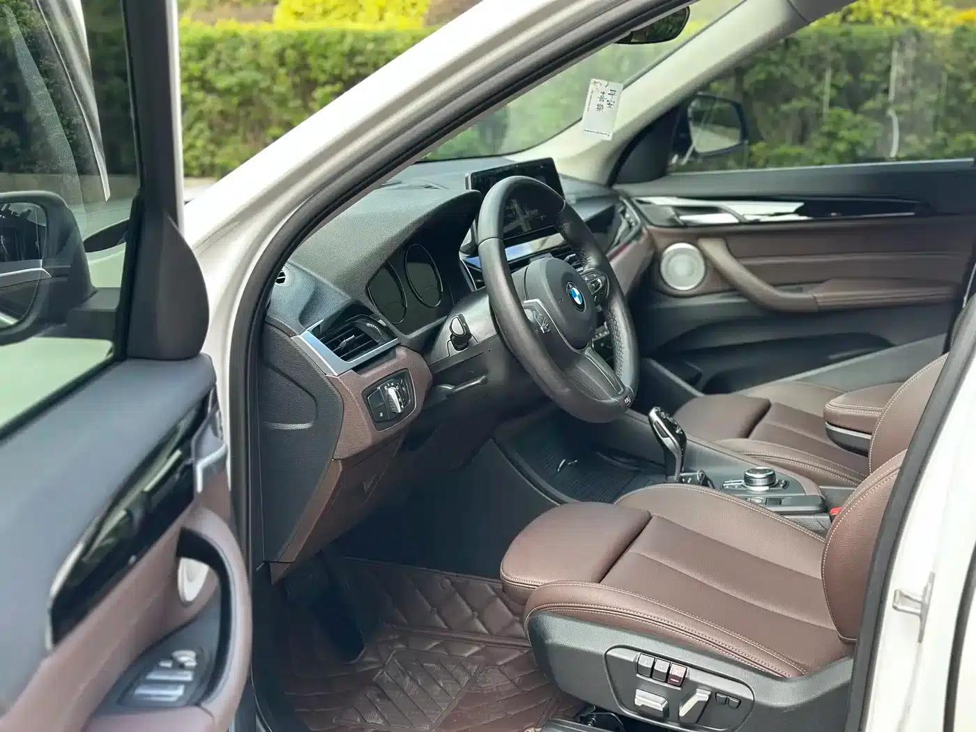BMW X1 2022 sDrive25Li Leading Edition — миниатюра 8