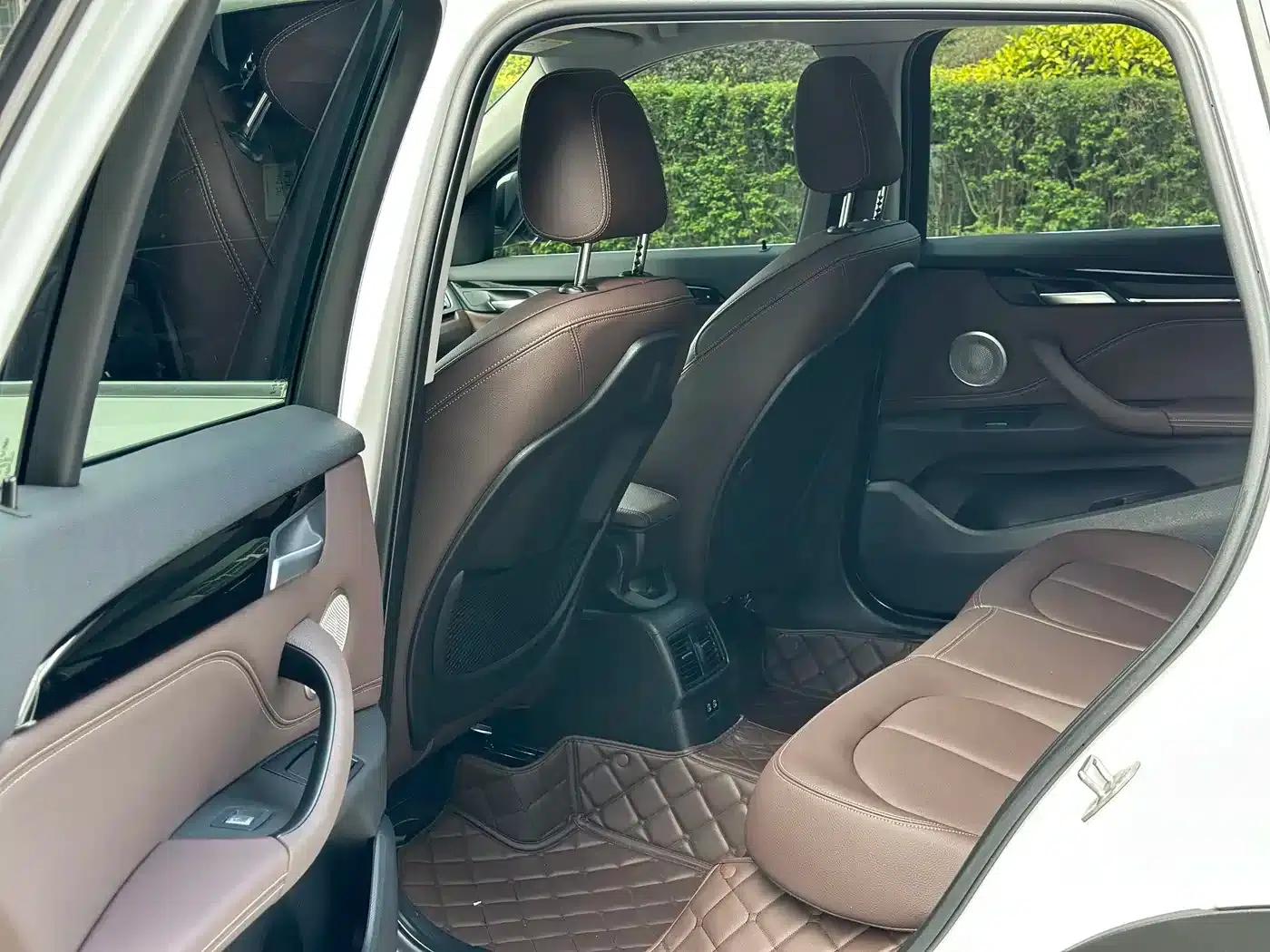 BMW X1 2022 sDrive25Li Leading Edition — миниатюра 9
