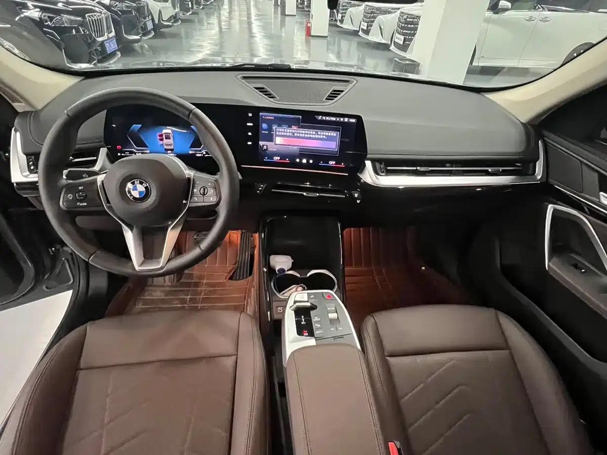 2023 BMW X1 sDrive20Li X Design Package — миниатюра 11