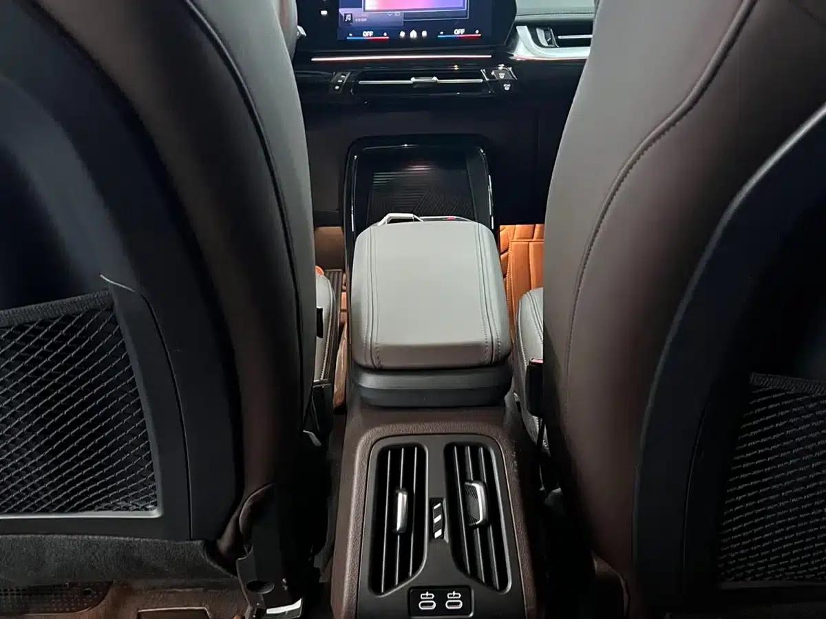 2023 BMW X1 sDrive20Li X Design Package — миниатюра 16