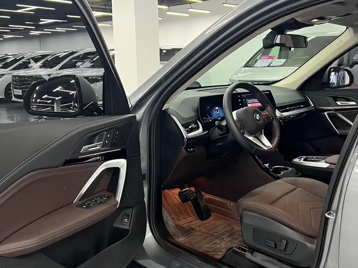2023 BMW X1 sDrive20Li X Design Package — миниатюра 7