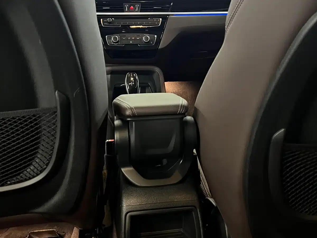 BMW X1 2022 sDrive20Li Fashion Edition — миниатюра 17