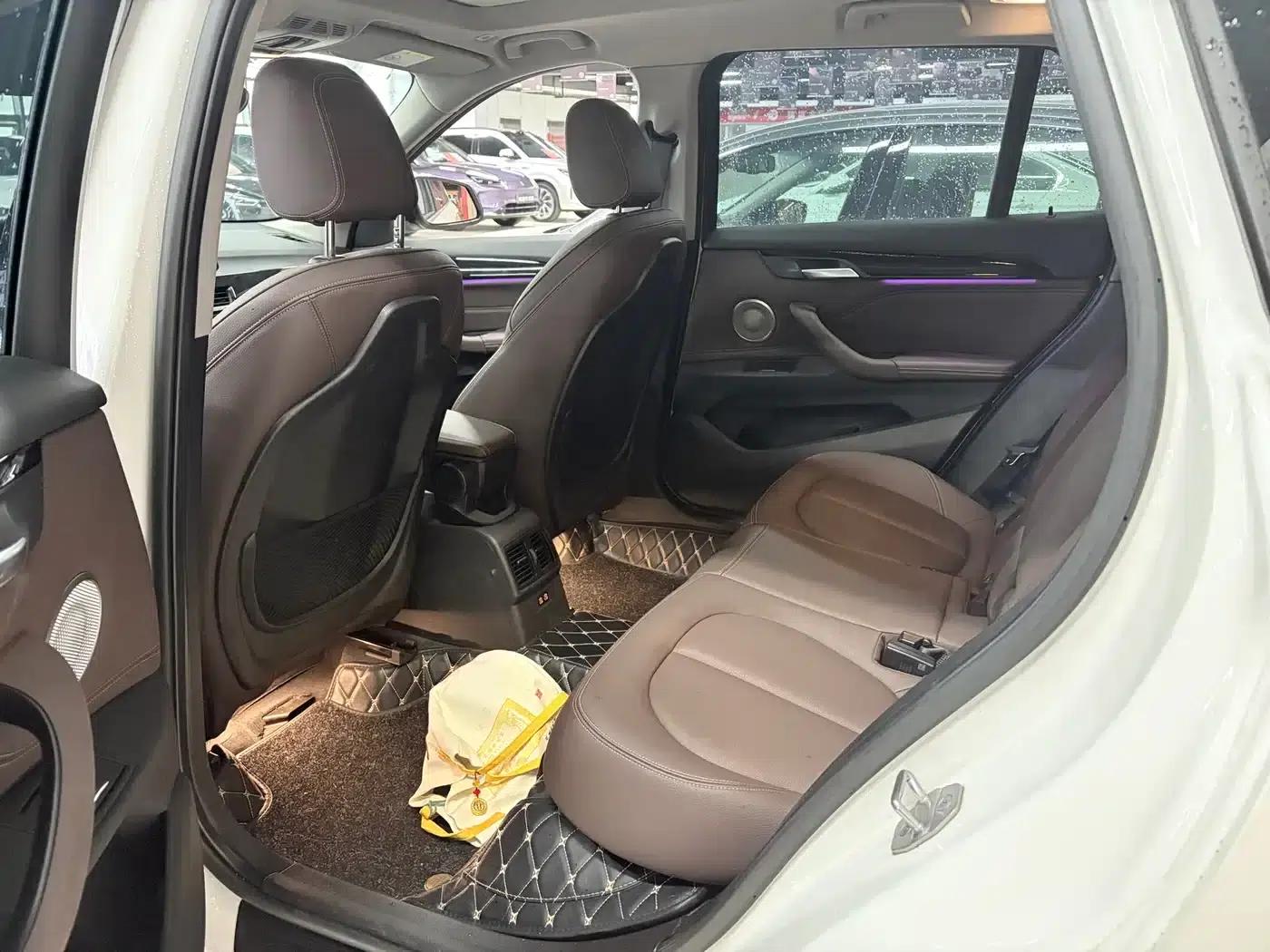 BMW X1 2022 sDrive25Li Leading Edition — миниатюра 5