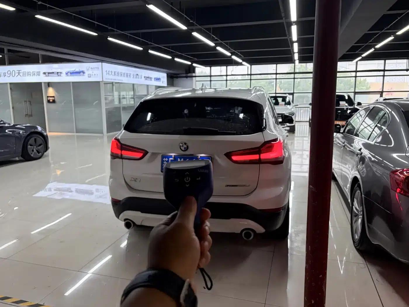 BMW X1 2022 sDrive25Li Leading Edition — миниатюра 8