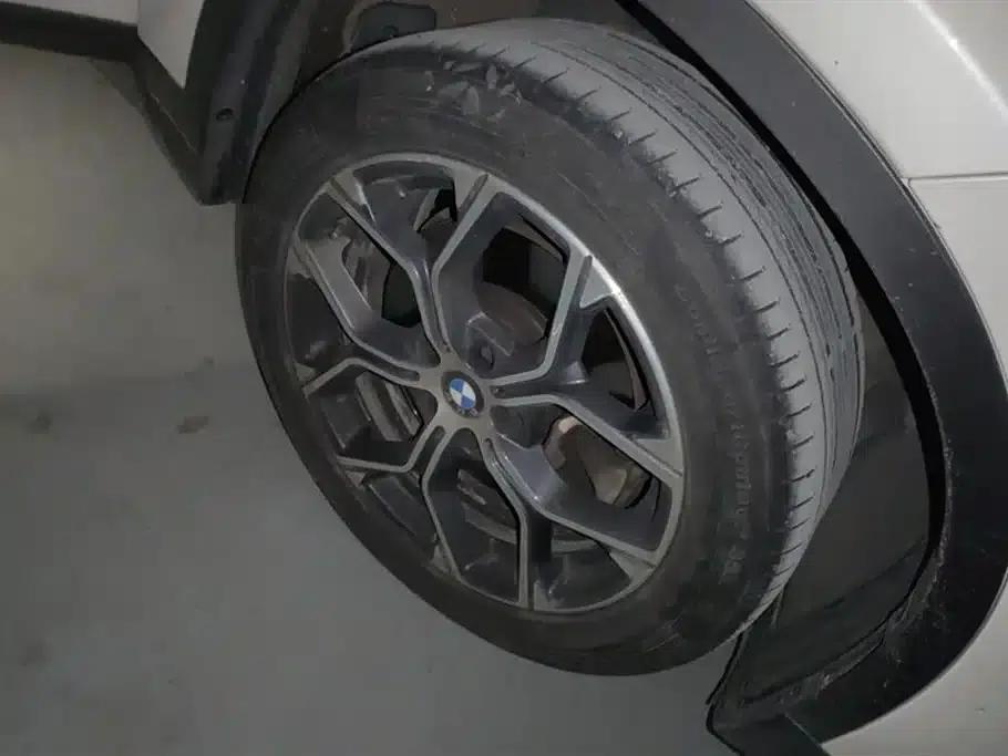 BMW X1 2020 sDrive25Li Leading Edition — миниатюра 6