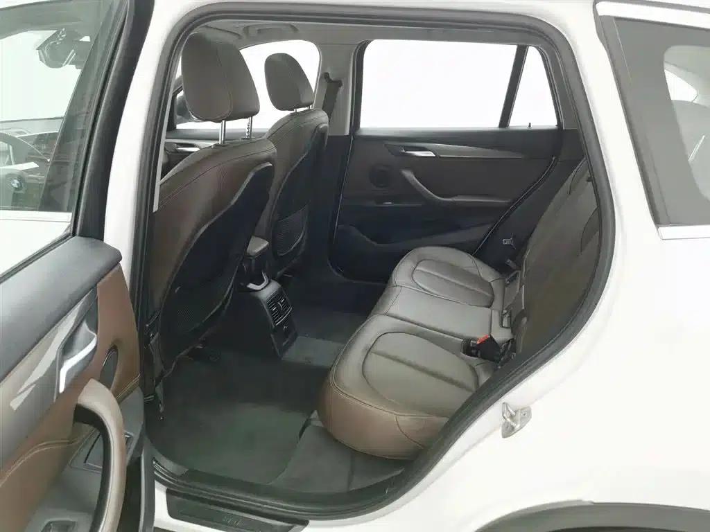 BMW X1 2018 xDrive20Li Premium — миниатюра 15