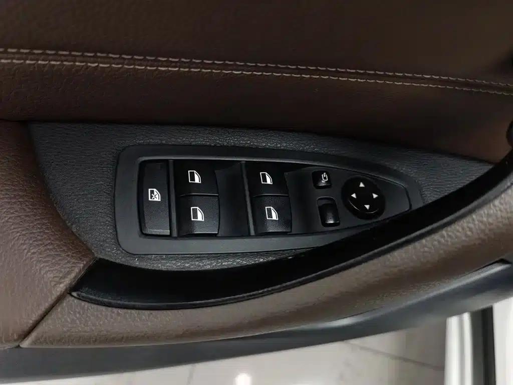 BMW X1 2018 xDrive20Li Premium — миниатюра 9