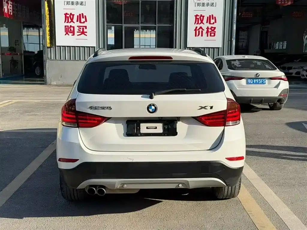 BMW X1 2015 sDrive18i Fashion Upgrade Edition — миниатюра 4