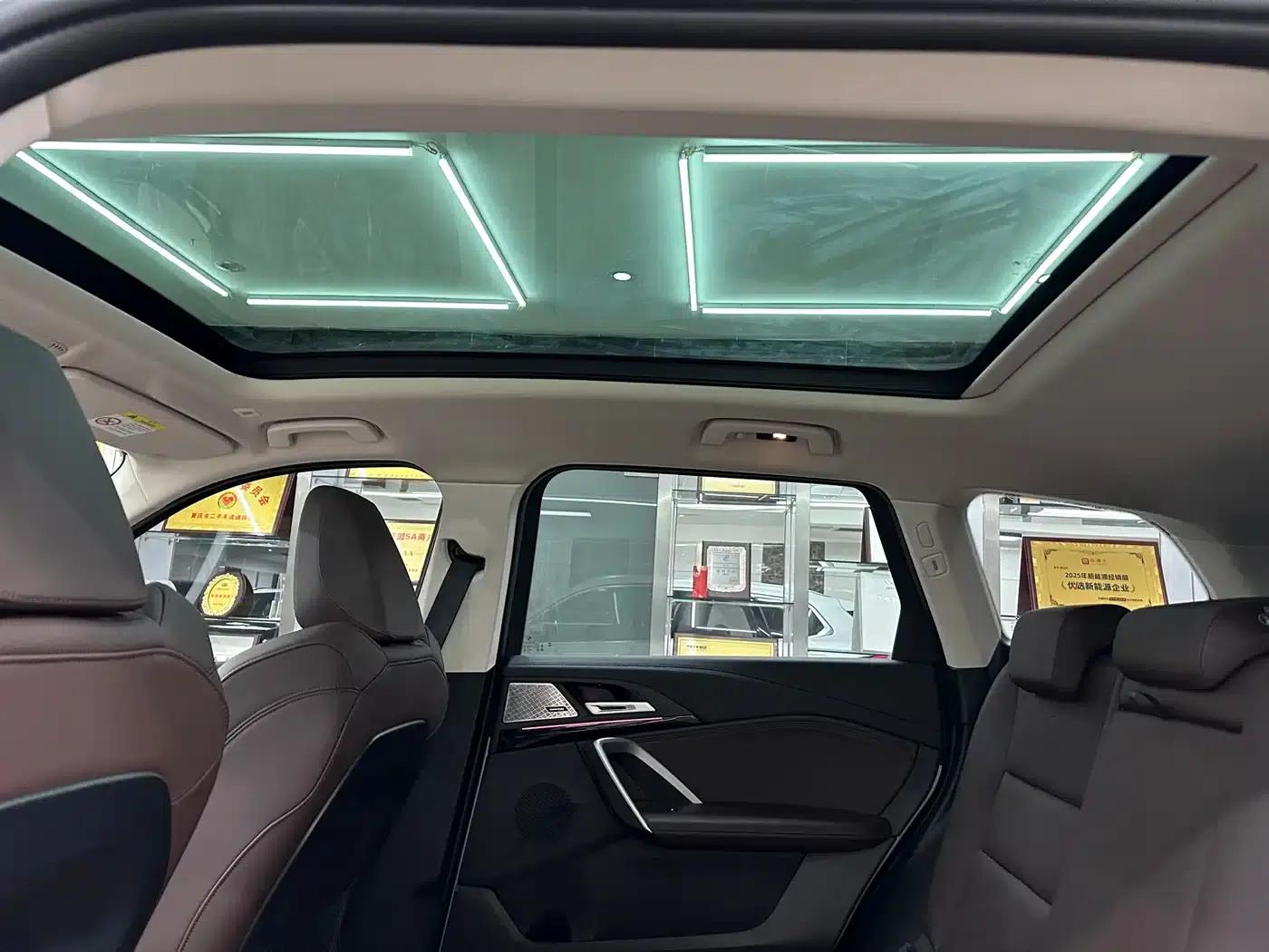 2024 BMW X1 sDrive25Li X Design Package — миниатюра 11