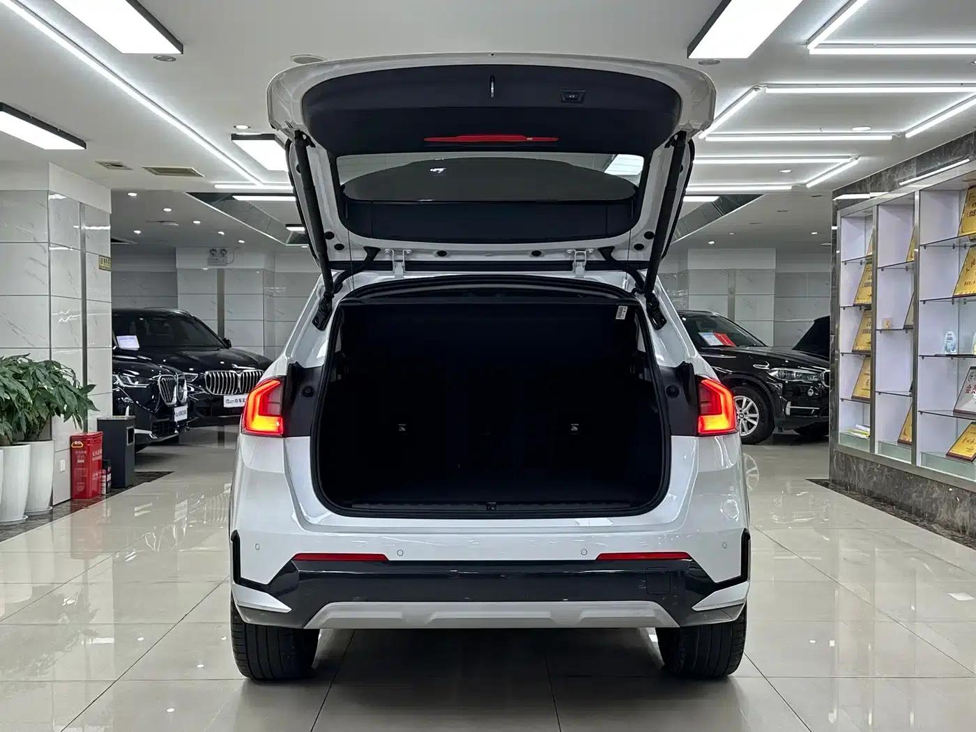 2024 BMW X1 sDrive25Li X Design Package — миниатюра 7