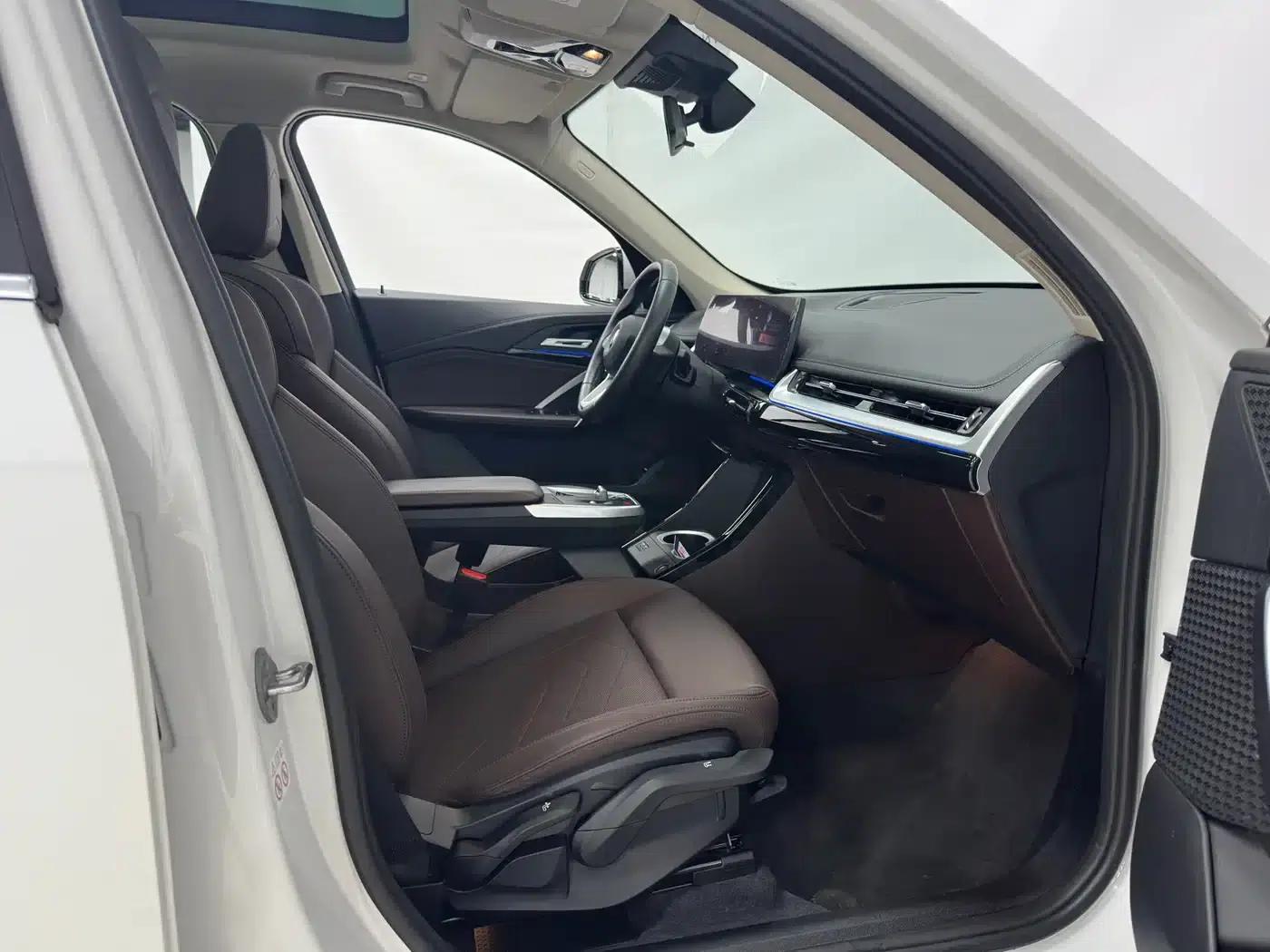 2023 BMW X1 sDrive20Li X Design Package — миниатюра 11