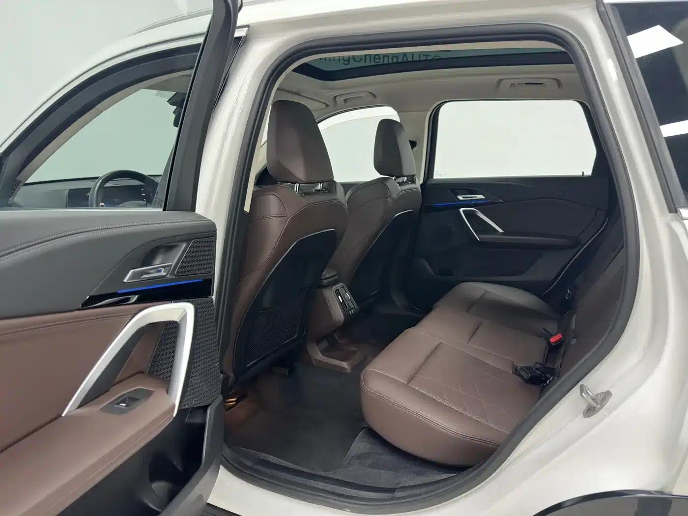 2023 BMW X1 sDrive20Li X Design Package — миниатюра 12