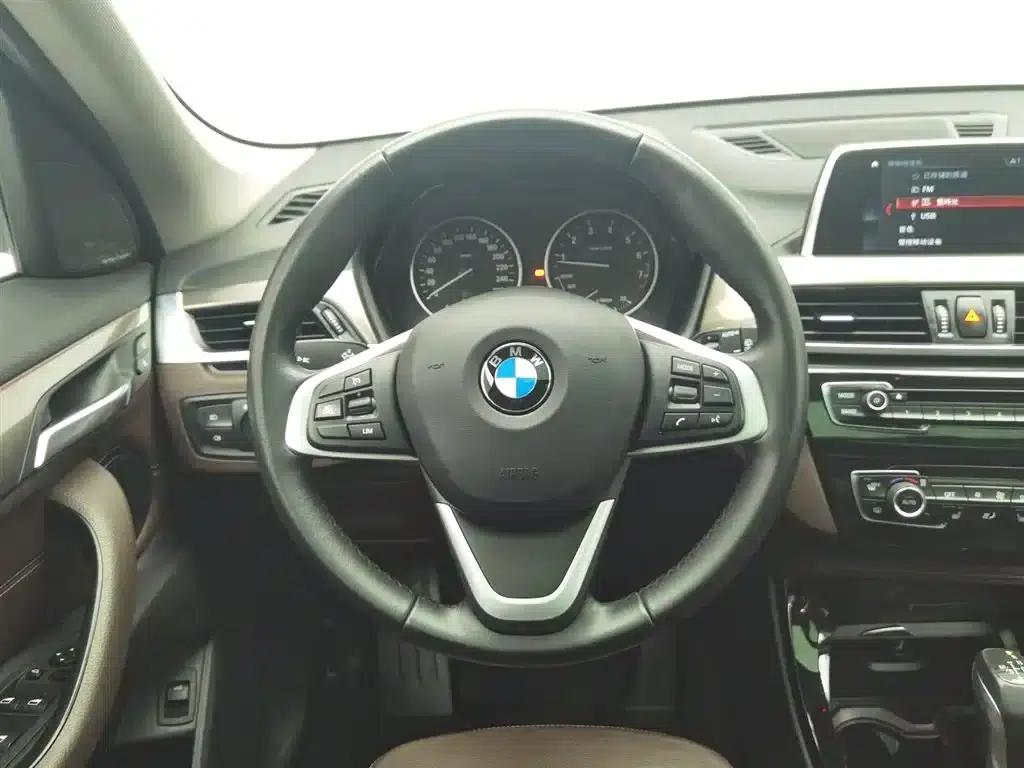 BMW X1 2018 xDrive20Li Premium — миниатюра 11