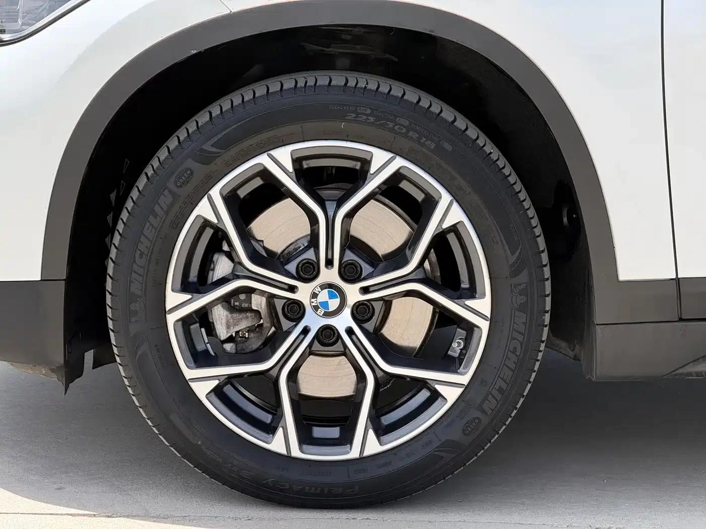 BMW X1 2022 sDrive25Li Leading Edition — миниатюра 11