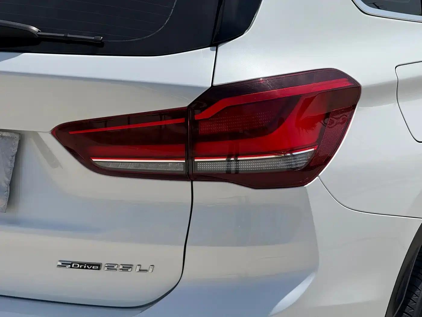 BMW X1 2022 sDrive25Li Leading Edition — миниатюра 14