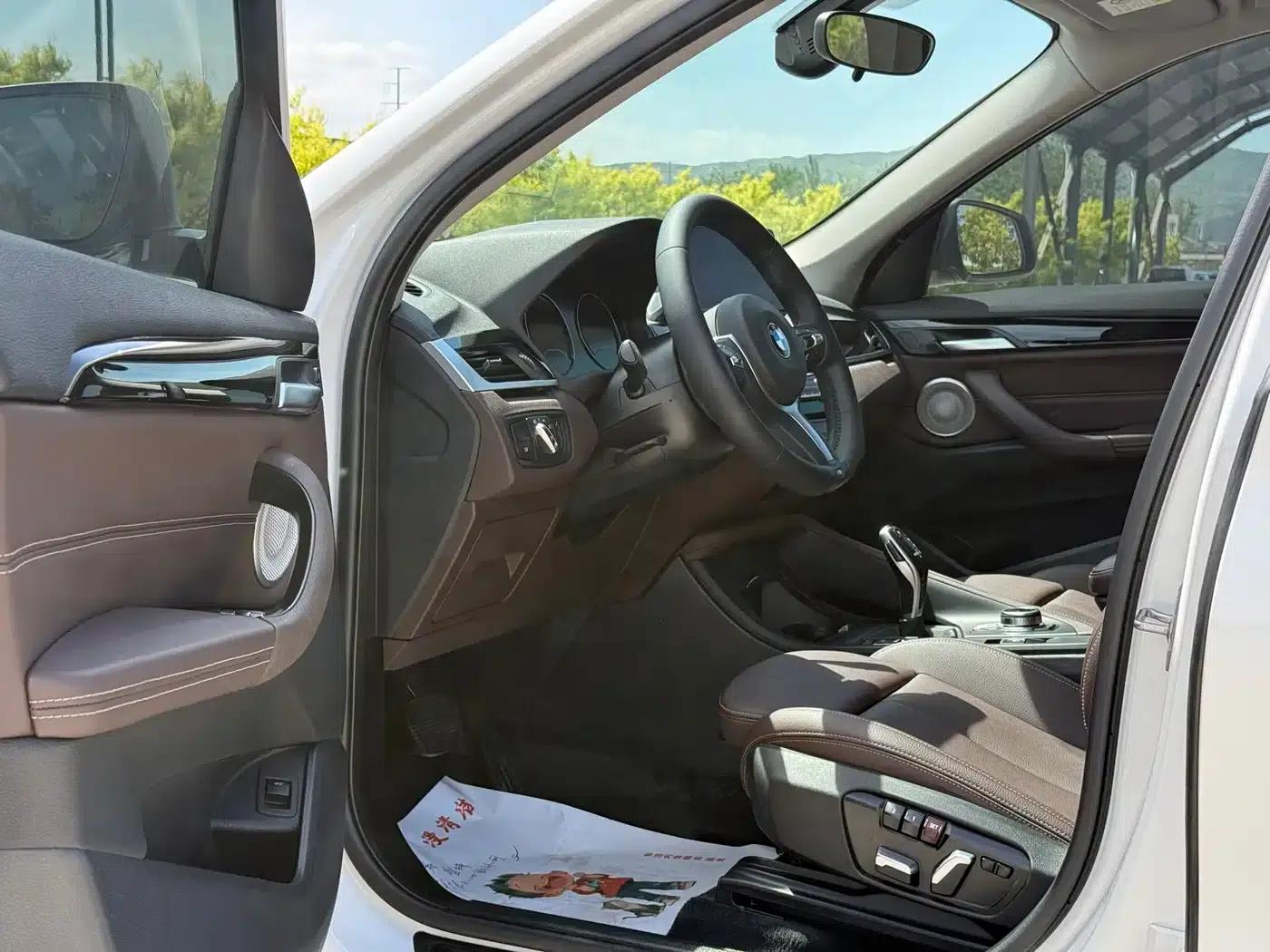 BMW X1 2022 sDrive25Li Leading Edition — миниатюра 17