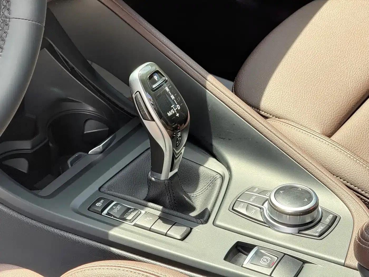 BMW X1 2022 sDrive25Li Leading Edition — миниатюра 19