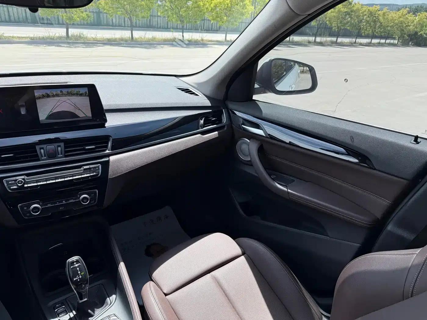 BMW X1 2022 sDrive25Li Leading Edition — миниатюра 29