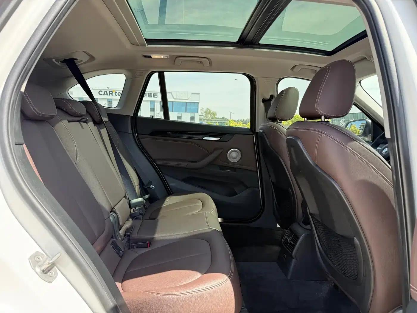 BMW X1 2022 sDrive25Li Leading Edition — миниатюра 32