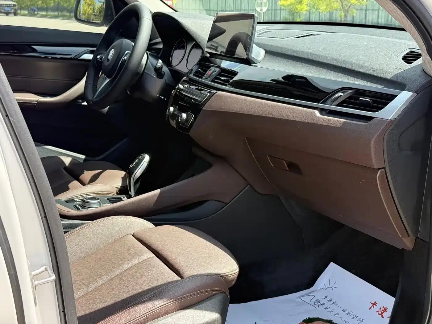 BMW X1 2022 sDrive25Li Leading Edition — миниатюра 34