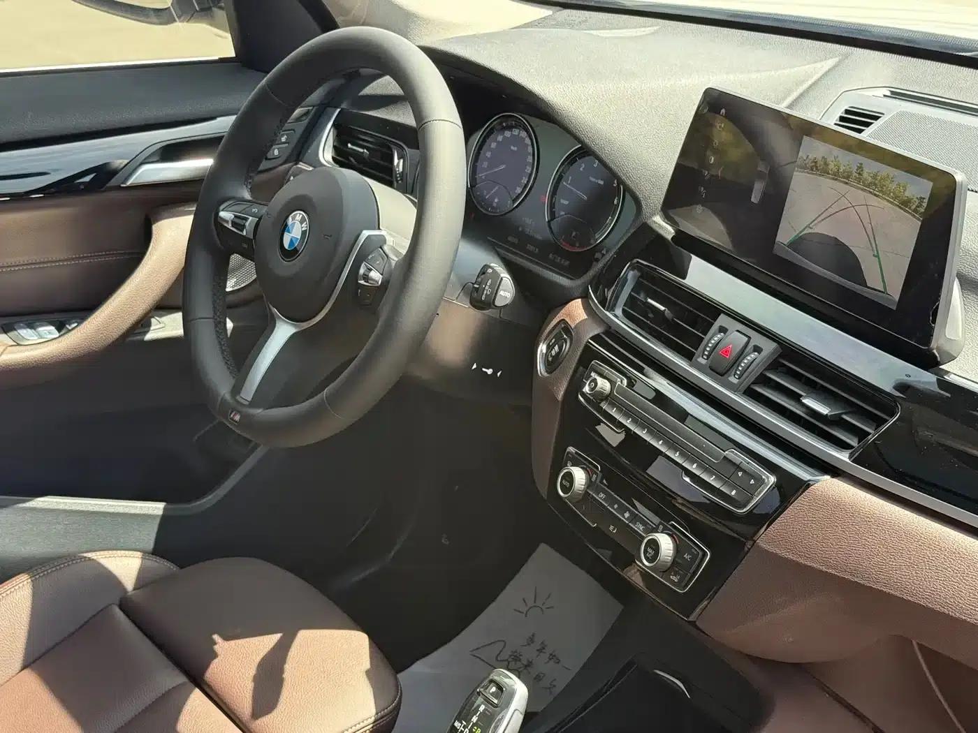 BMW X1 2022 sDrive25Li Leading Edition — миниатюра 38