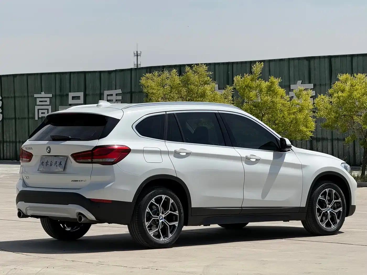 BMW X1 2022 sDrive25Li Leading Edition — миниатюра 7