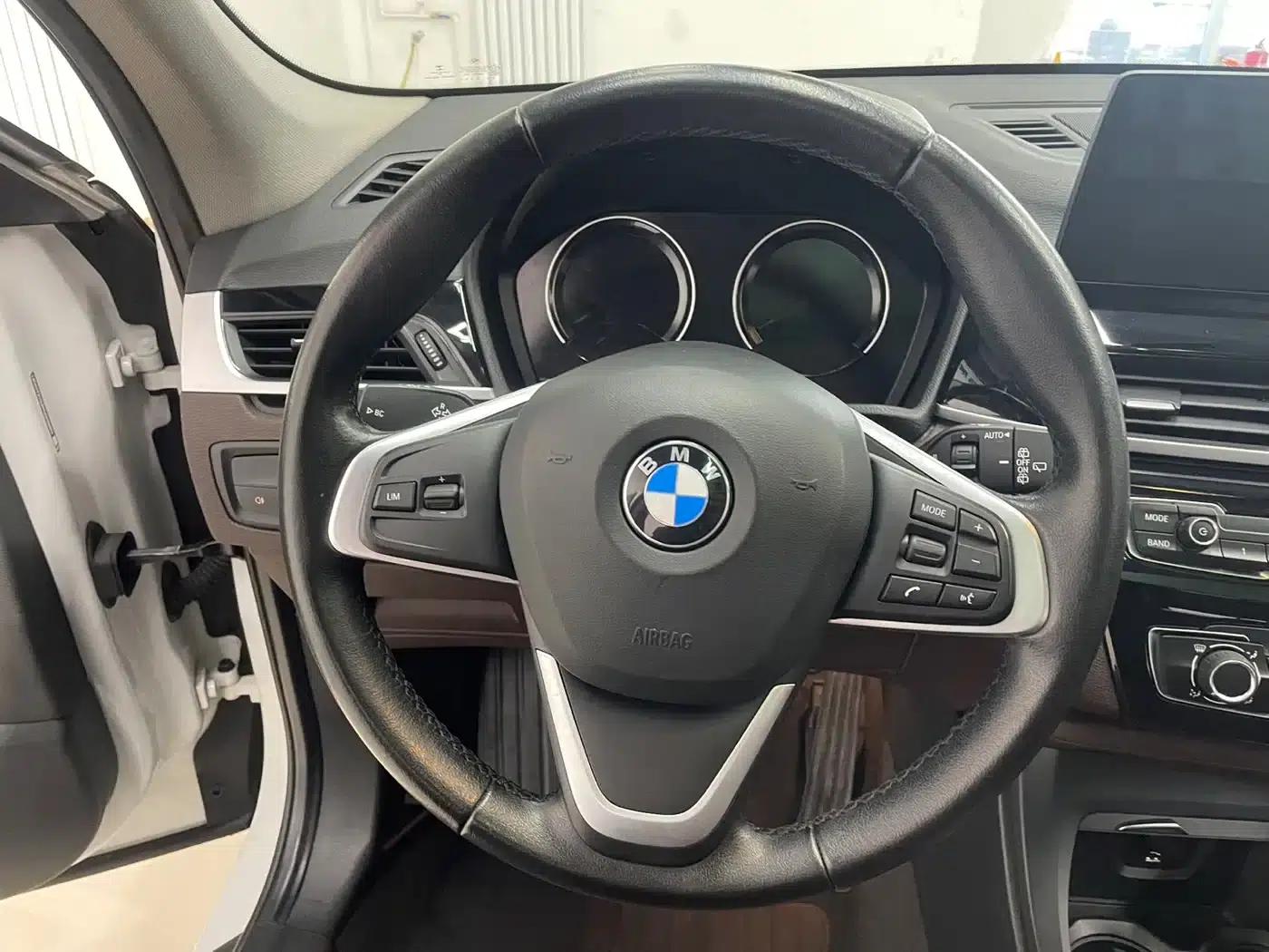 BMW X1 2022 sDrive20Li Fashion Edition — миниатюра 11