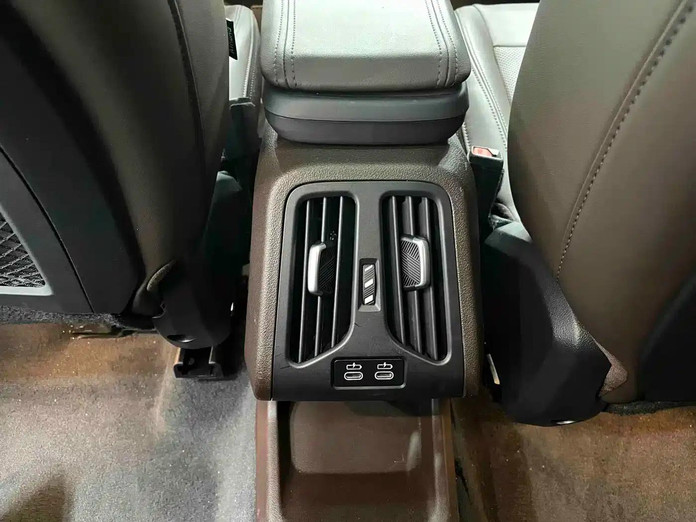 2023 BMW X1 sDrive20Li X Design Package — миниатюра 9
