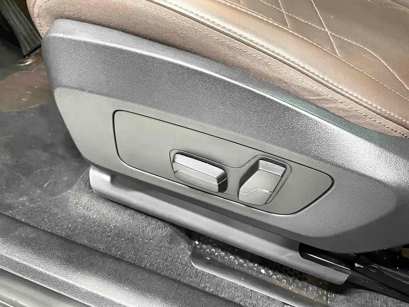 2023 BMW X1 sDrive20Li X Design Package — миниатюра 10