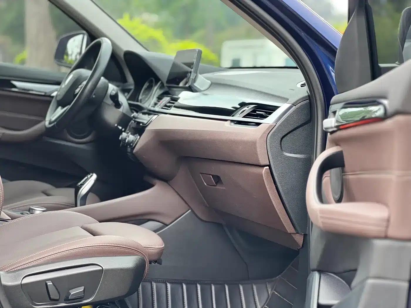 BMW X1 2020 sDrive25Li Leading Edition — миниатюра 16