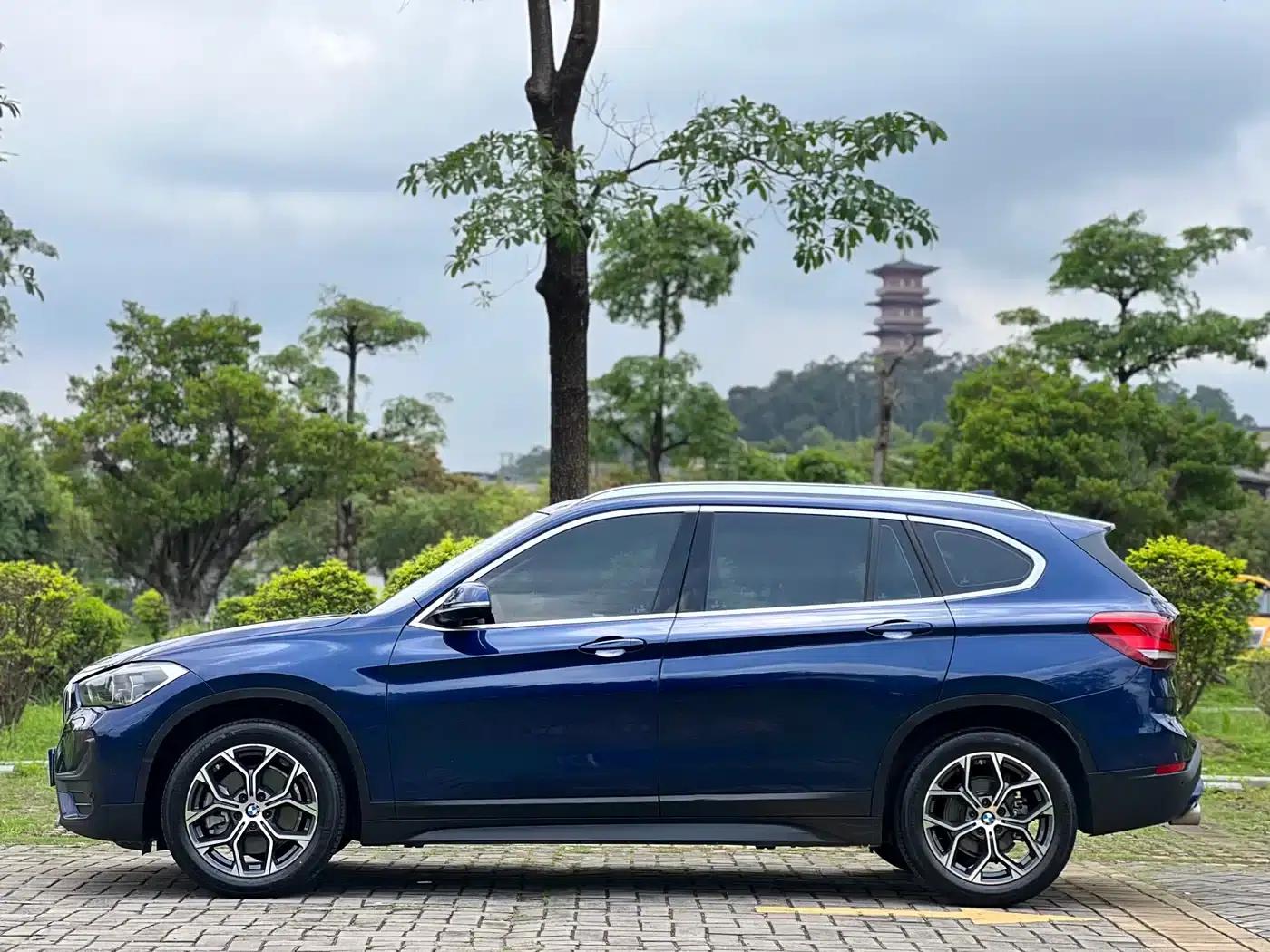 BMW X1 2020 sDrive25Li Leading Edition — миниатюра 4
