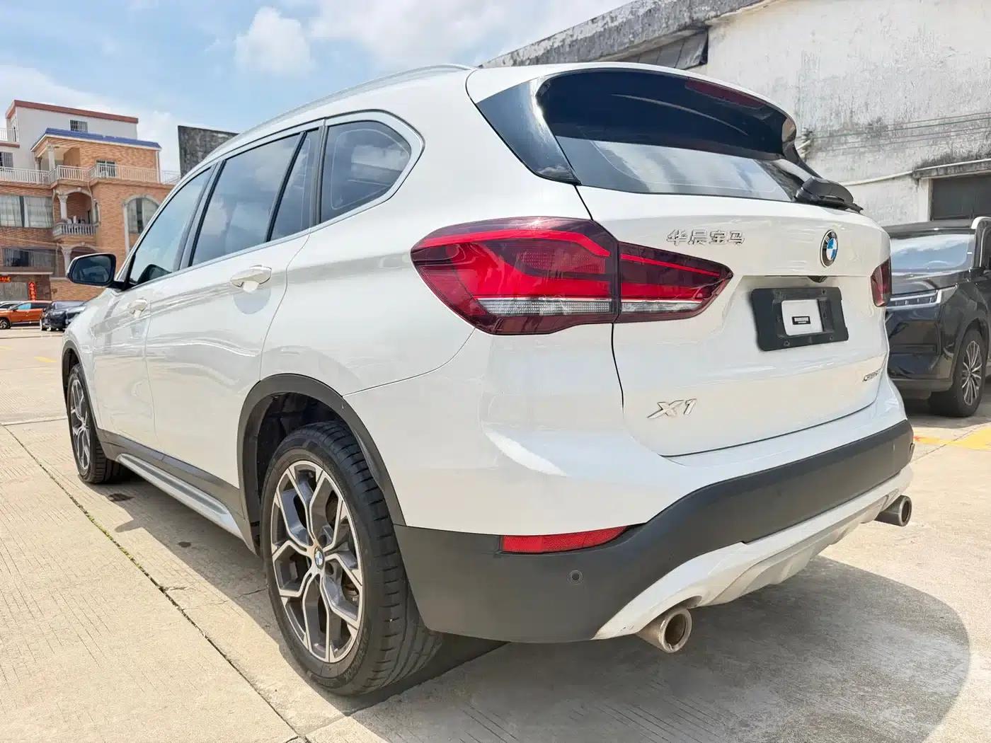 BMW X1 2022 sDrive20Li Premium — миниатюра 6