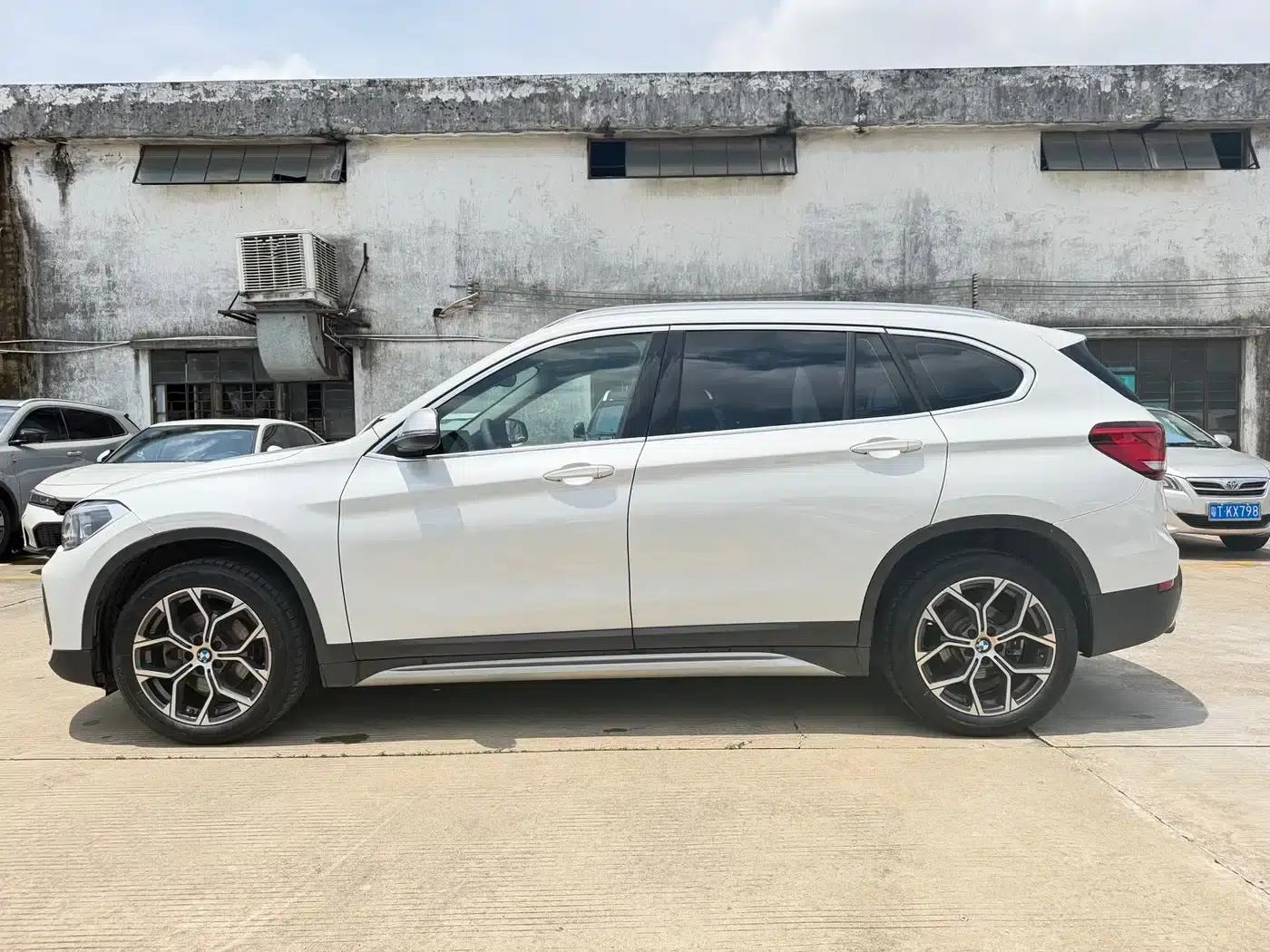 BMW X1 2022 sDrive20Li Premium — миниатюра 7