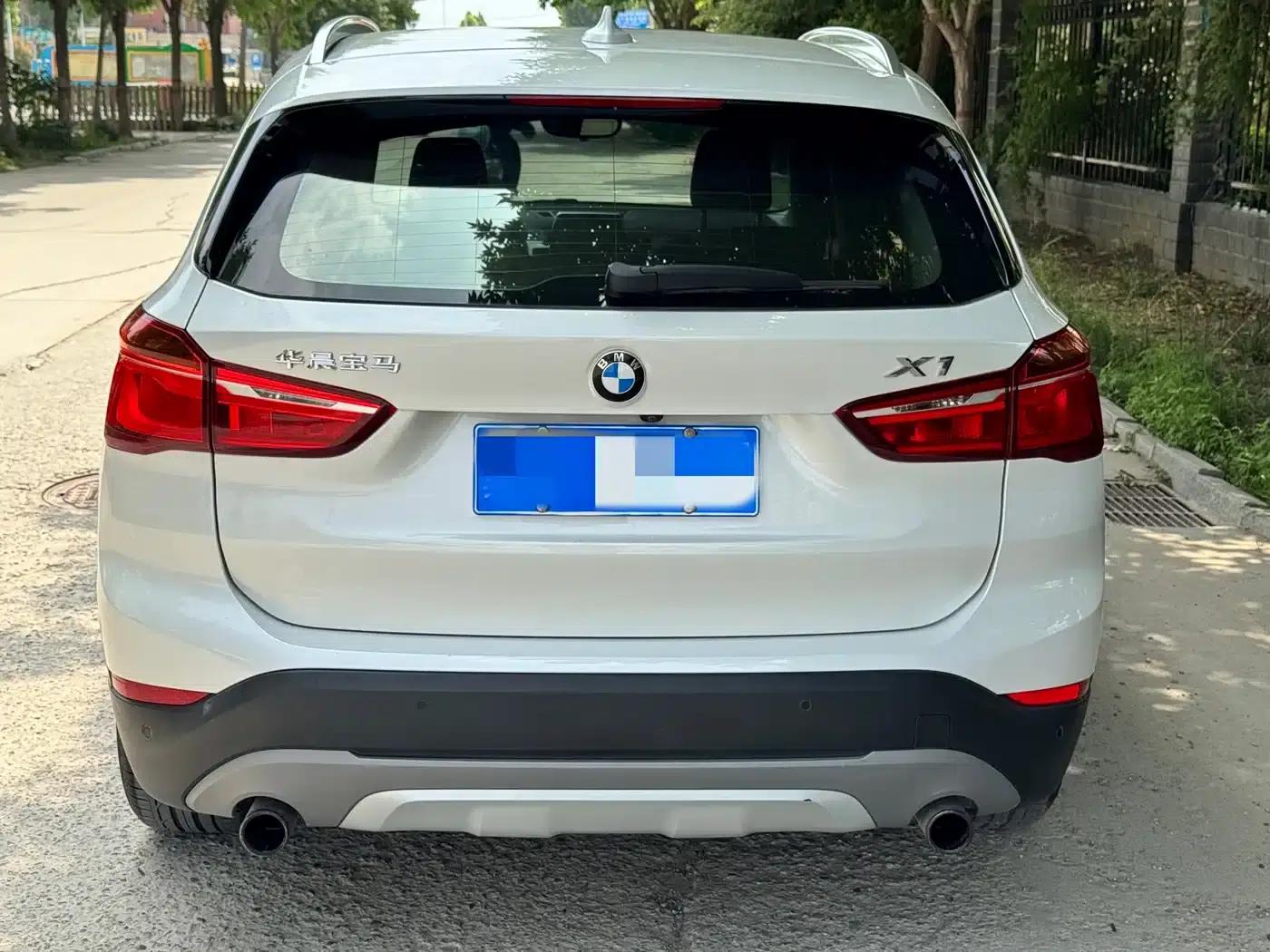 BMW X1 2016 sDrive20Li Luxury — миниатюра 3
