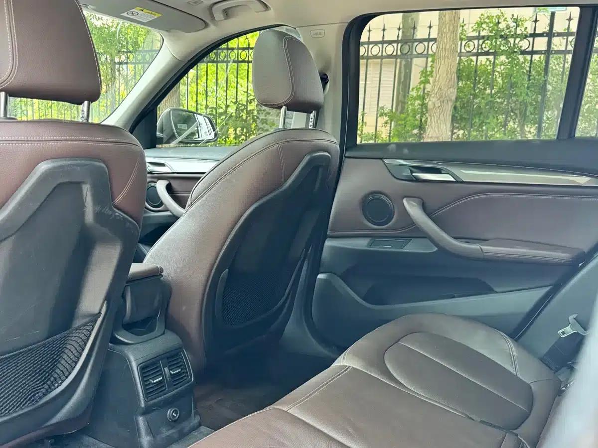 BMW X1 2016 sDrive20Li Luxury — миниатюра 8