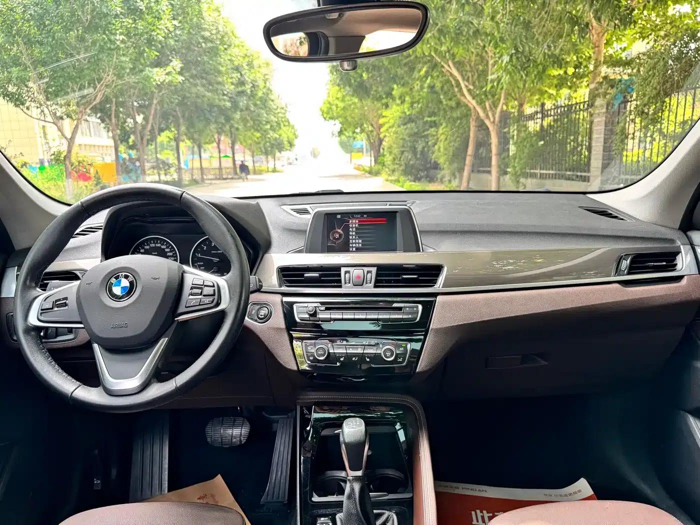 BMW X1 2016 sDrive20Li Luxury — миниатюра 9
