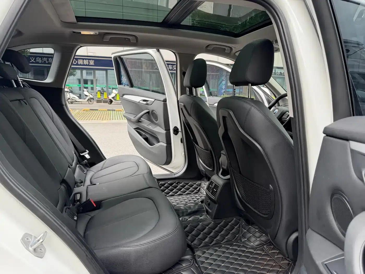 BMW X1 2018 sDrive20Li Leading Edition — миниатюра 11