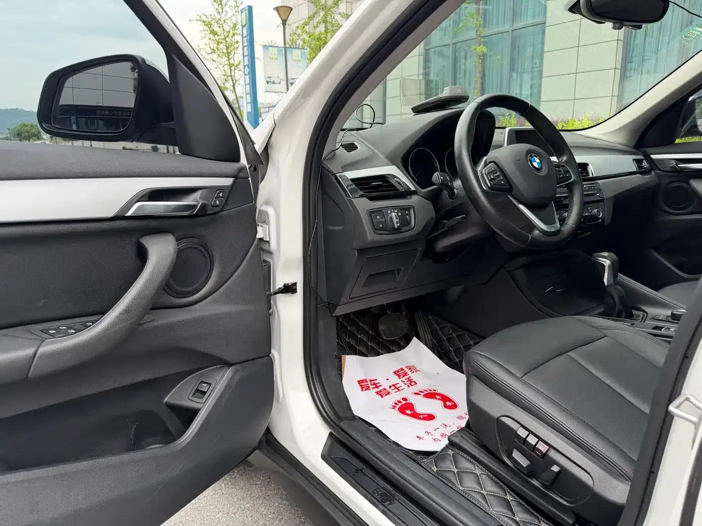 BMW X1 2018 sDrive20Li Leading Edition — миниатюра 4