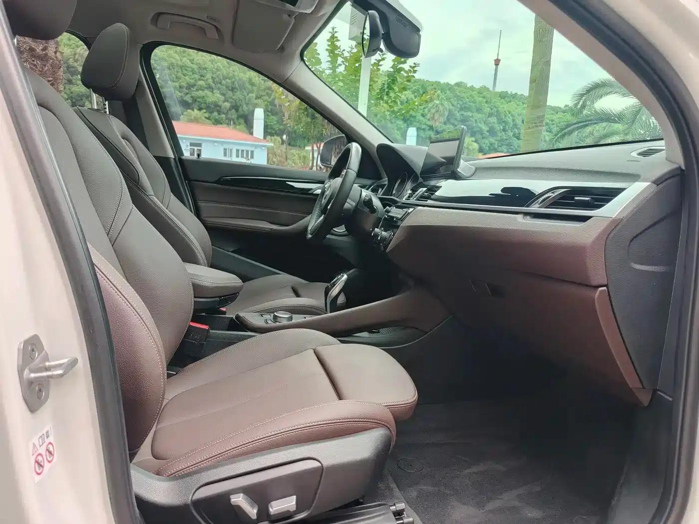 BMW X1 2022 sDrive25Li Leading Edition — миниатюра 11