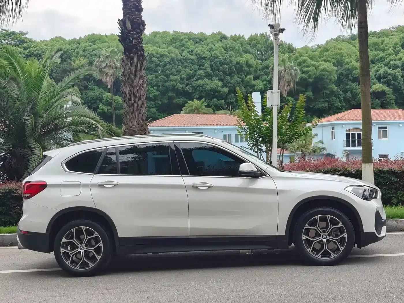 BMW X1 2022 sDrive25Li Leading Edition — миниатюра 16