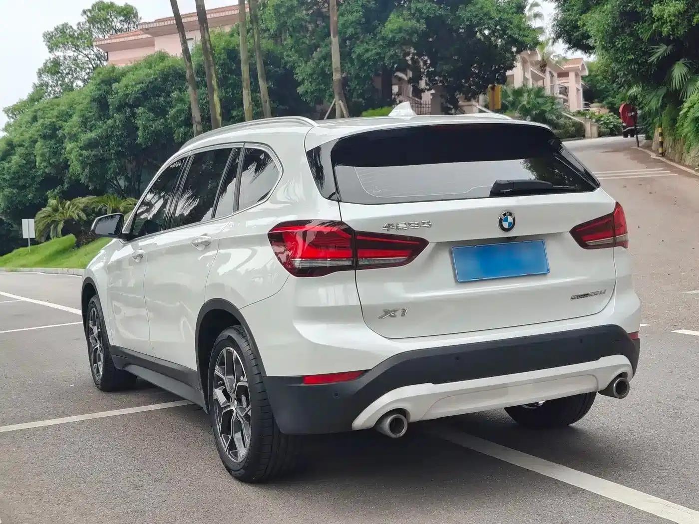 BMW X1 2022 sDrive25Li Leading Edition — миниатюра 4